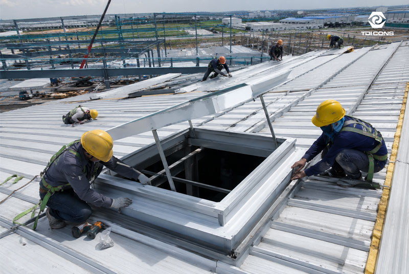 Đảm bảo tuân thủ thiết kế mái cho nhà xưởng